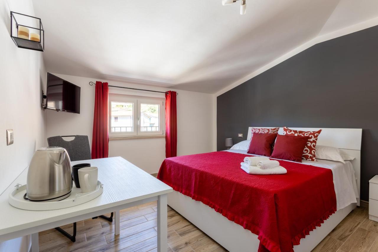 Cadoni Guest House Bosa Exterior foto